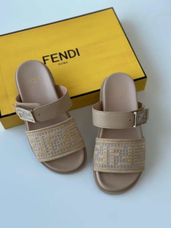 Fendi Feel Slides