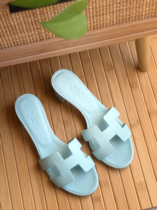 Hermès Oran Sandals – Pink Leather Slides
