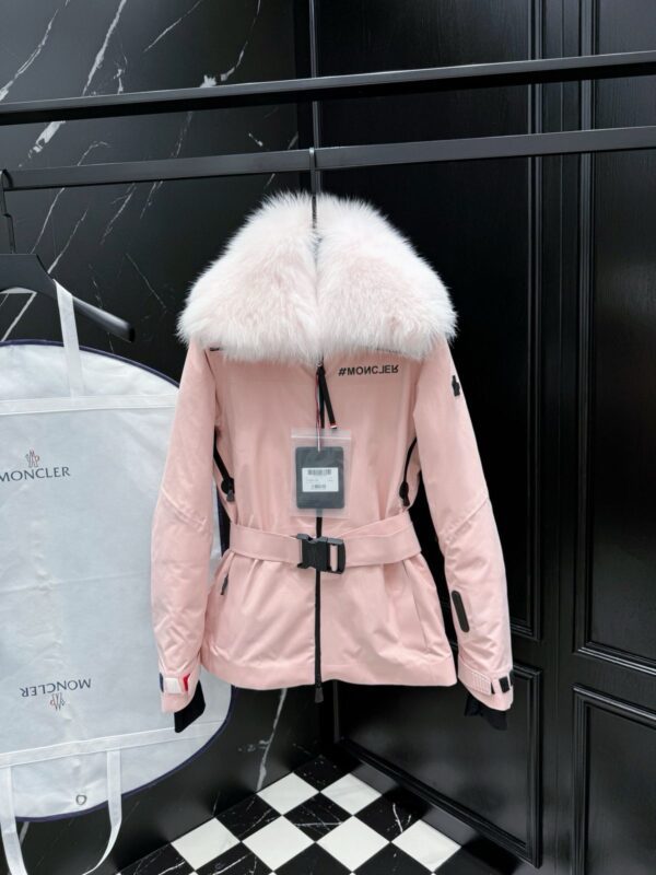 WhatsApp Image 2025-11-18 at 1.20.41 PM (3) Luxury faux-fur hooded women’s winter jacket in pink with belted waist